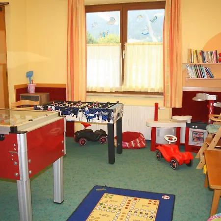 In With Playroom Balcony Διαμέρισμα Bad Kleinkirchheim